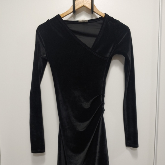 Aritzia Wilfred Klum Velvet Dress - Picture 2 of 8